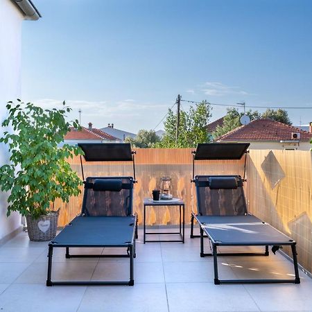 Apartment Paula With Private Jacuzzi And Parking- Near The Beach Задар Экстерьер фото