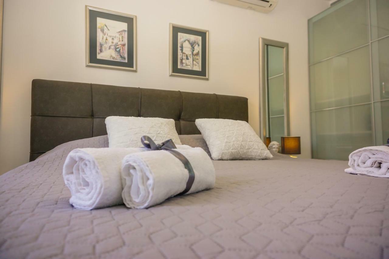 Apartment Paula With Private Jacuzzi And Parking- Near The Beach Задар Экстерьер фото