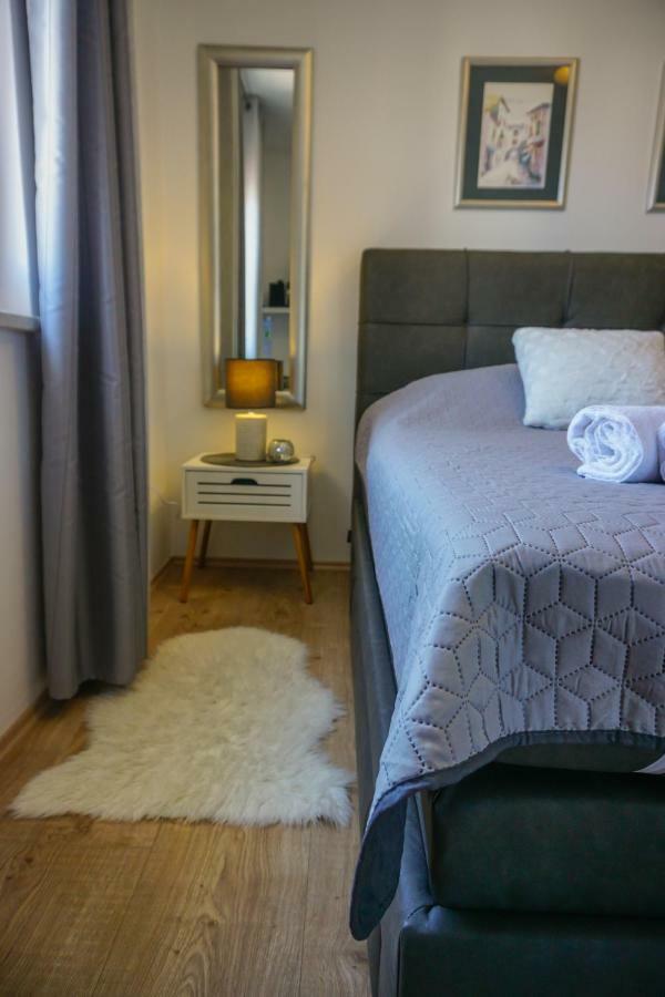 Apartment Paula With Private Jacuzzi And Parking- Near The Beach Задар Экстерьер фото